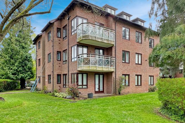 Thumbnail Flat for sale in Southacre Drive, Cambridge