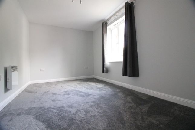 3445g, London Road, Loudwater photo 4