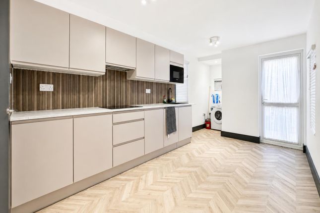 Flat F, 1 Colless Road, London photo 4