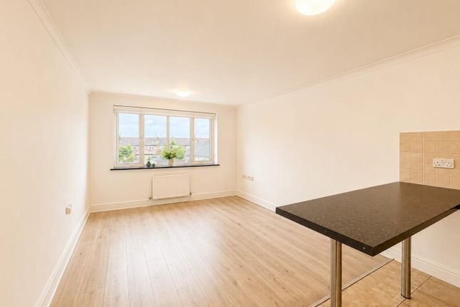 3, White Hart Court, High Street, Waltham Cross photo 2
