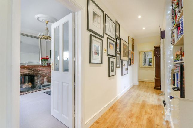 22, Georges Wood Road, Brookmans Park photo 4