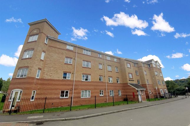 Thumbnail Flat to rent in Princes Gate, High Wycombe