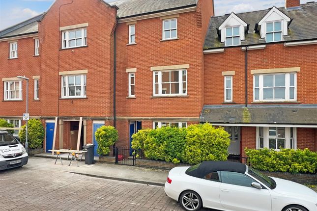 Town house to rent in Ravensworth Gardens, Cambridge