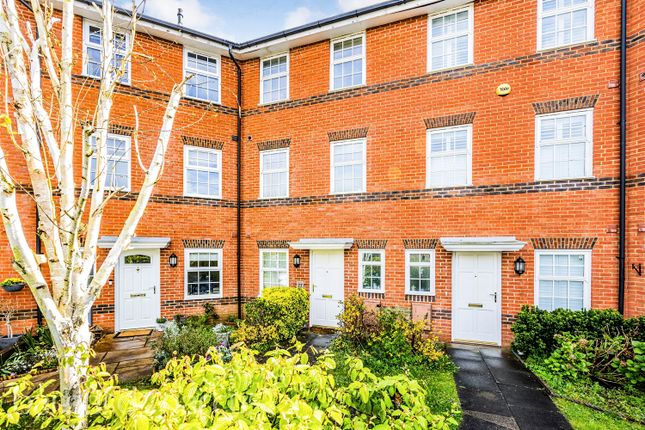 Town house for sale in Beckett Road, Coulsdon