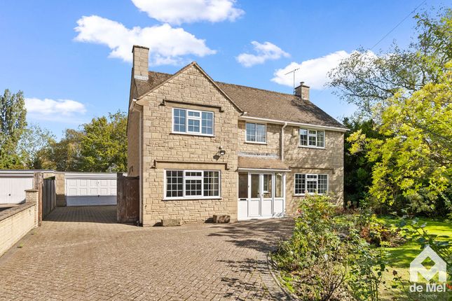 3-bed detached on Stonecroft, Elmley Road, Evesham, £575,000