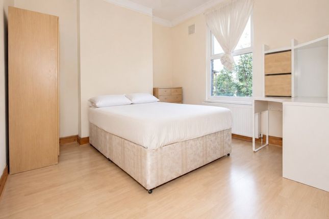 29, Wedmore Gardens, Archway, London photo 5