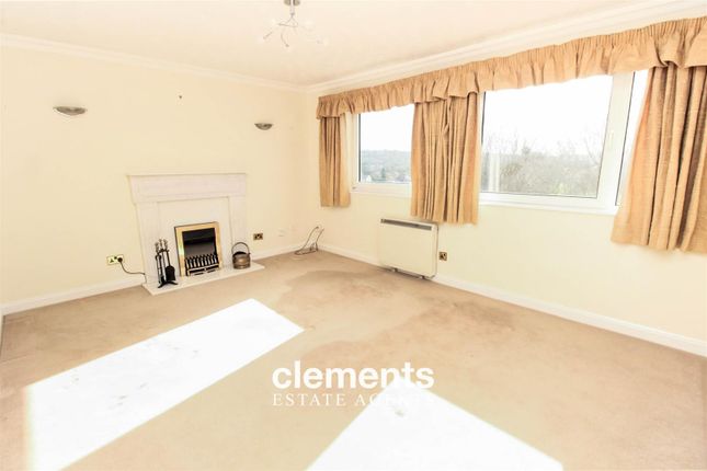 Flat to rent in The Cornfields, Hemel Hempstead