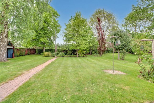 Leasway, Enfield Road, Wickford photo 4
