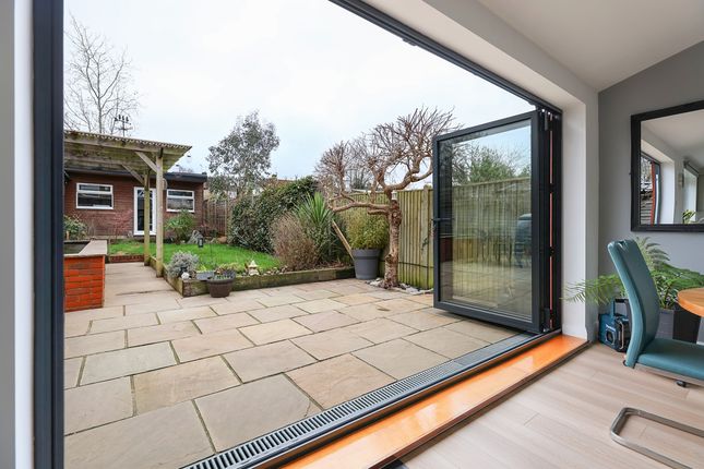 79, Shirley Avenue, Surrey photo 2