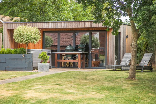 18 Larch Grove, Dereham photo 4