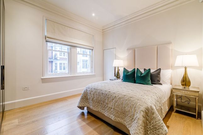 Flat to rent in Duke Street, London