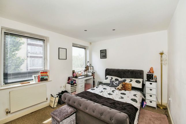 46, Cubitt Way, Peterborough photo 2