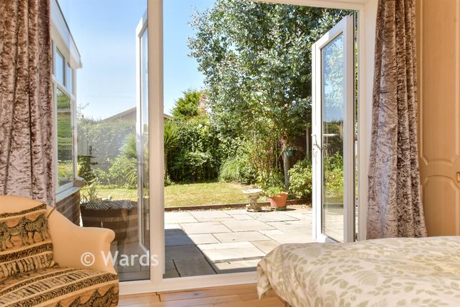 9, Throwley Drive, Herne Bay photo 4