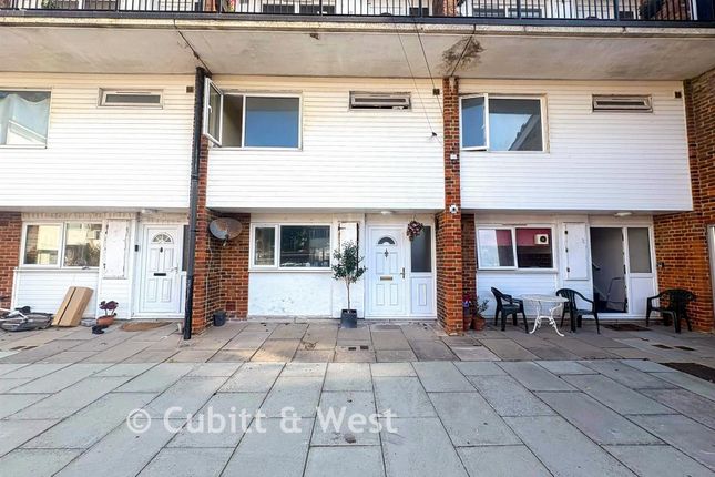 51, Lumsden Road, Southsea photo 2