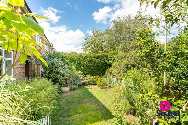 1 Rushden Gardens, London photo 4