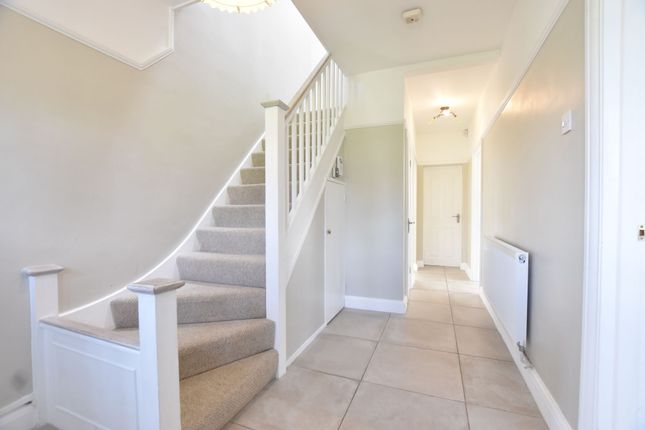 11, Gatesden Road, Leatherhead photo 4