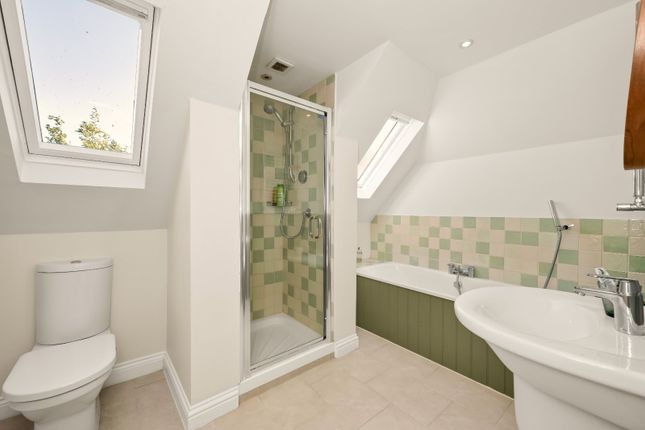 2nd Floor Bathroom