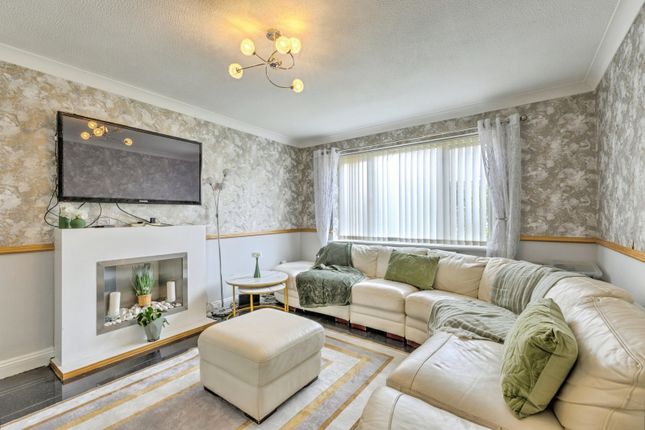 95, Watermeadow Drive, Northamptonshire photo 3