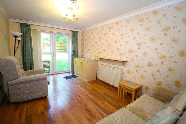 13 Sterry House, Rainham photo 2