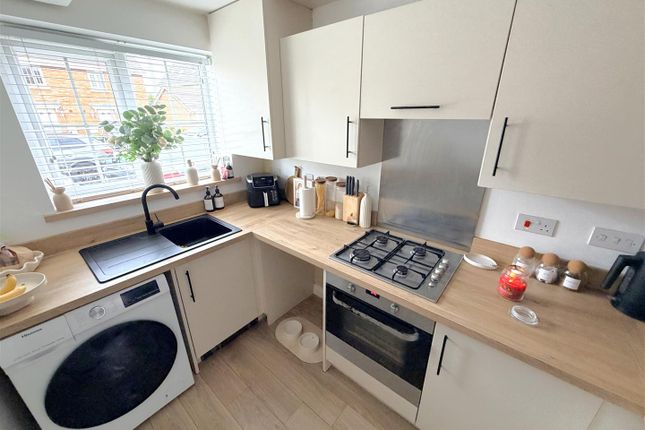 8, Starling Close, Corby photo 4