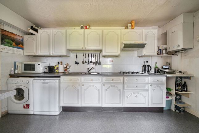 5, Springwood Drive, Bristol photo 3