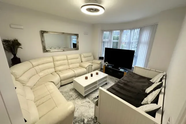 143, Woodlands Rd , Manchester photo 5