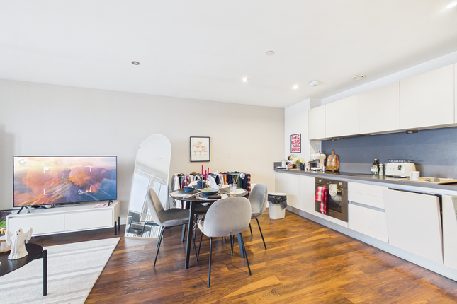 Apartment 18.02, Block A Wilburn Basin, Salford photo 4