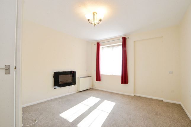 42, Town Bridge Court, Chesham photo 4