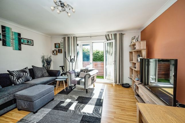 Flat for sale in 32 Booker Lane, High Wycombe