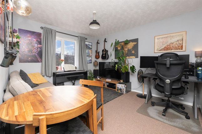 Flat 24, Garamond Court Somerset Street, Bristol photo 2