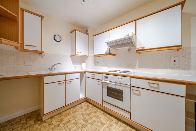 Flat 14 Summerlands Lodge,, Farnborough Common, Orpington photo 3