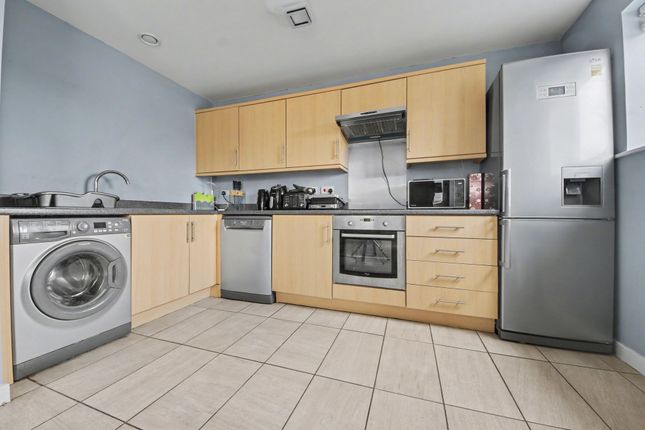 Flat 6, 316 Hinkler Road, Thornhill, Southampton photo 3