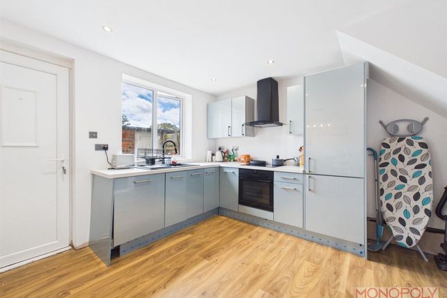 6 Bryn Grove, Wrexham photo 4