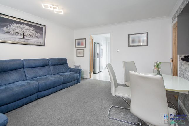 27, Nursery Gardens, Kilmarnock, KA1 photo 2