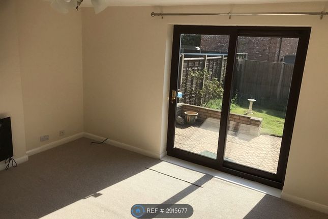 Copper Beech Close, Gainsborough photo 4