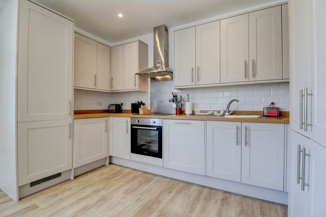 Flat 3, The Old Exchange,, New Pond Road, High Wycombe photo 3