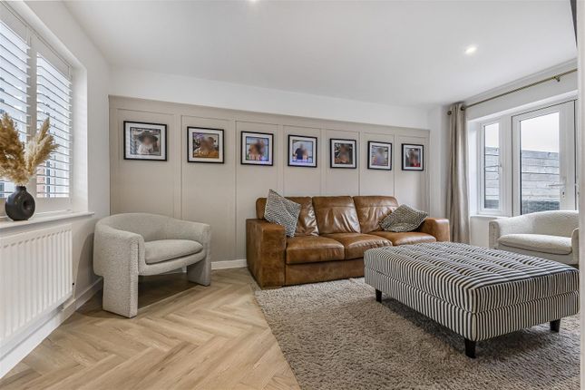 2, Hazelbourne Avenue, Sevenoaks photo 3