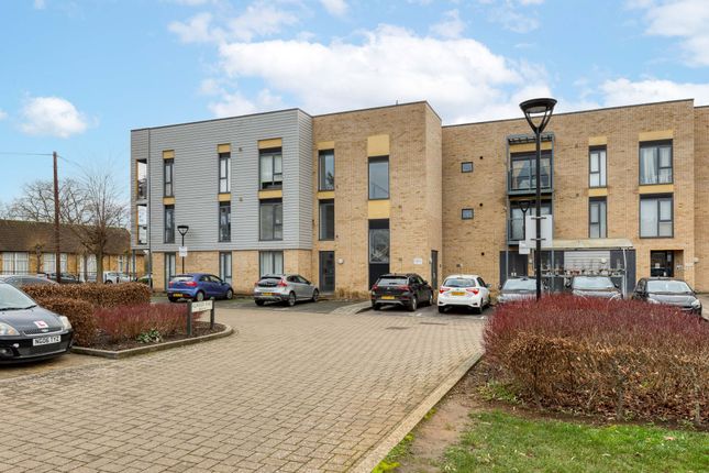 5 Allwoods Place, Hitchin photo 3