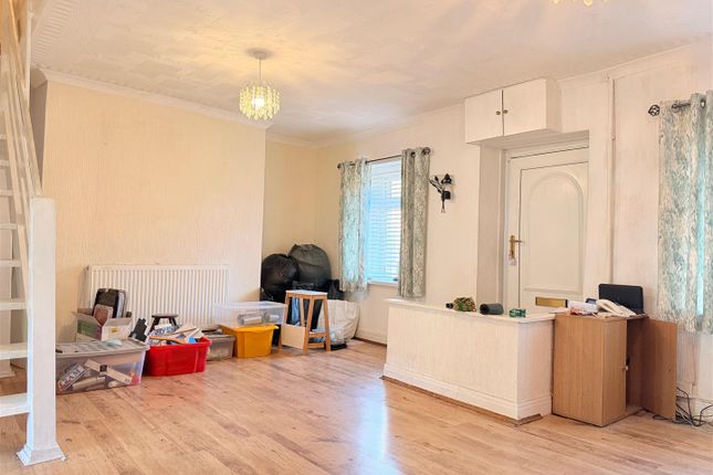 33, Long Row, Llanelli photo 3