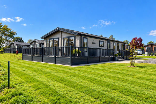 3-bed house on Oakwood Retreat Country Park, Bull Balk, YO41 4DD, Newton upon Derwent, £149,000