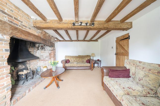 Yew Tree Cottage, 115, High Street, Worton photo 4