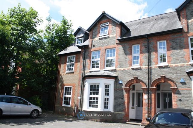 Western Elms Avenue, Reading photo 5