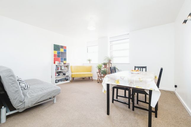 Flat 46, The Lumiere Building, 544, Romford Road, London photo 4