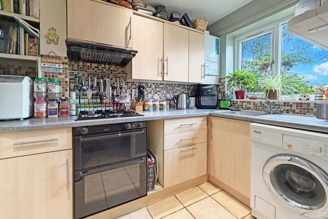 28, Boughton Way, Amersham photo 4