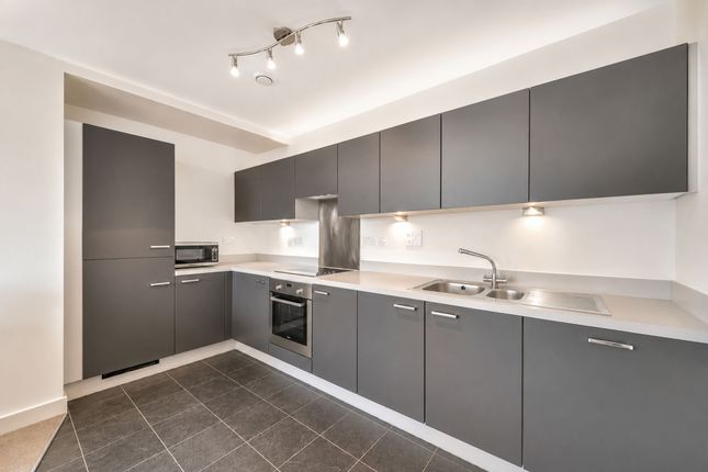Flat 22, 8 Nelson Walk, London photo 3
