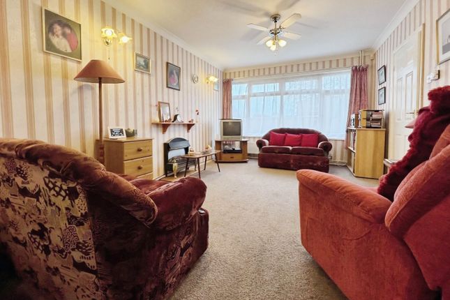 1, Ellingham Avenue, March photo 2