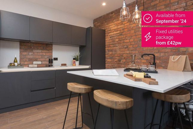 Flat to rent in Portland Street, Manchester