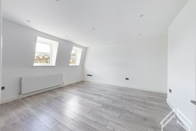 Flat for sale in Palmerston Road, London