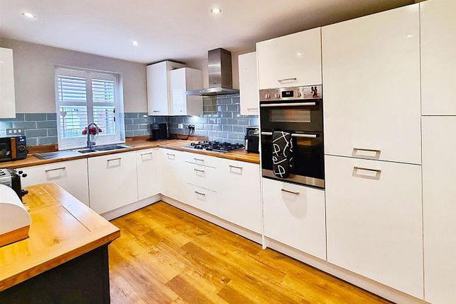 79, Shearwater Road, Hemel Hempstead photo 3