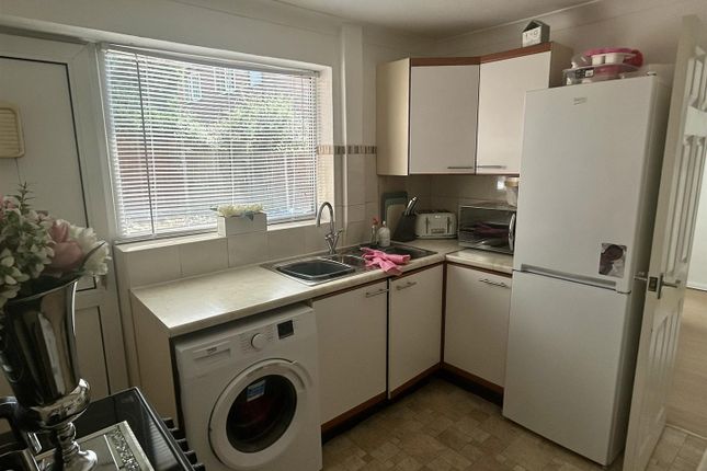 6, Poplars Drive, Birmingham photo 3